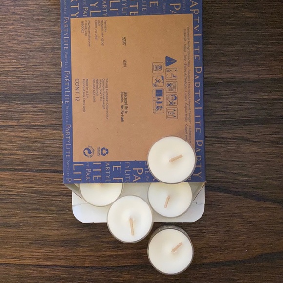PartyLite 2 dozen tealights - unscented white